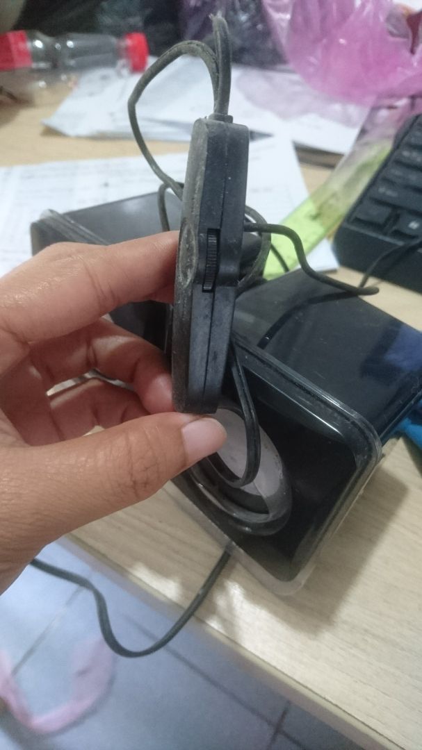 loa nghe ổn. giao hàng nhanh. đúng loại. đủ số lượng. mẫu cổ điển mà còn hàng nên mua liền.