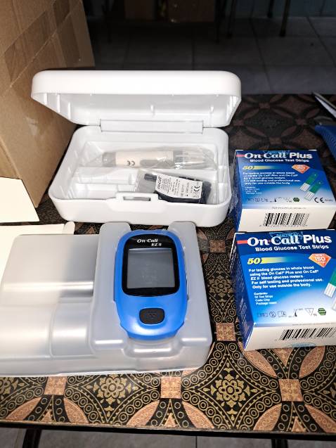 Nhìn giá tưởng rẻ nhưng giao hàng chỉ vó kim lấy máu chứ không có 25 que *** tặng kèm như những nơi khác. Thương hiệu Mỹ, sx ở TQ, shop nên ghi đúng để tránh hiểu lầm. Giá trị không lớn nên không quay video nên không có ý khiếu nại nhưng cảm thấy shop thiếu tôn trọng khách hàng dù 25 que *** không đáng bao nhiẻu.