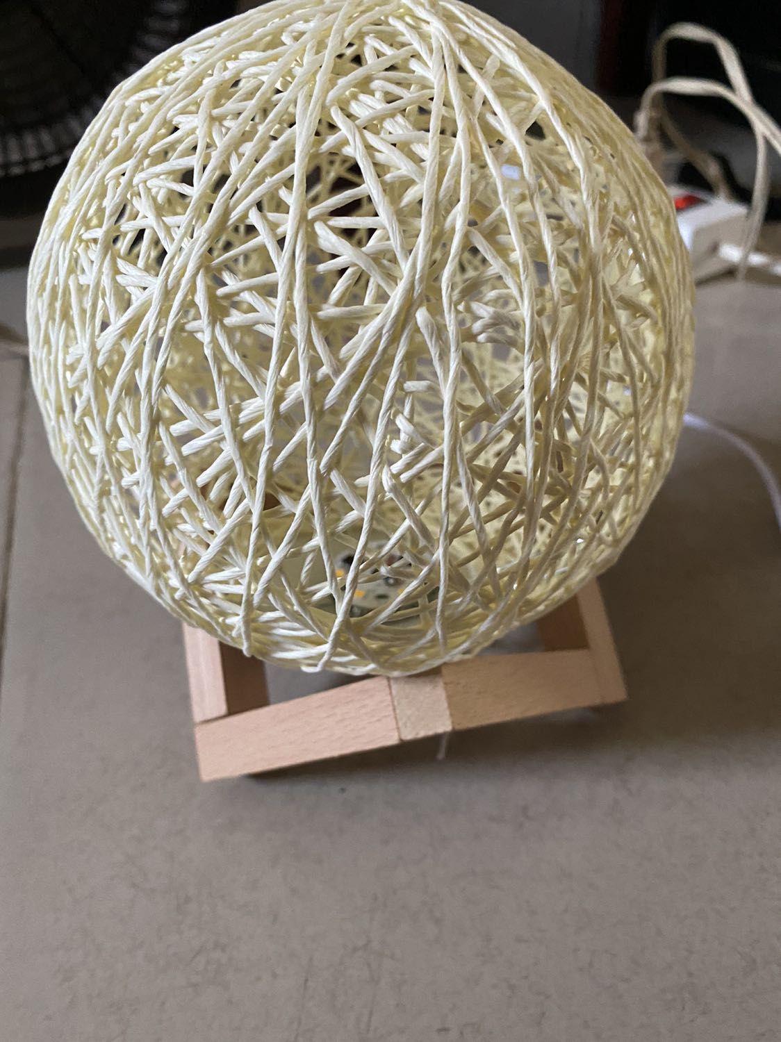 đèn đẹp lung linh như hình nhen
đèn nhỏ gọn cỡ quả bowling.