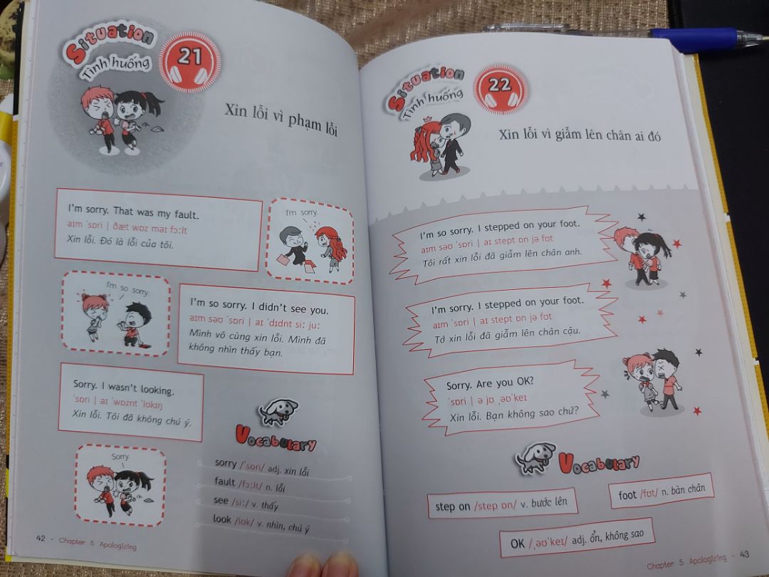 Giao hàng nhanh, hộp móp méo nhưng may mà sách không sao, nên có lớp bảo vệ tránh mưa ướt và chống sốc. Sách có hình cute :))