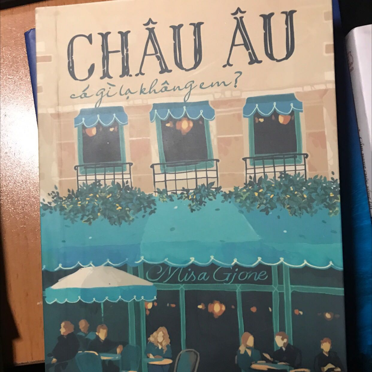 Tiki giao hàng nhanh và đóng gói cẩn thận. Tác giả viết bằng văn phong đơn giản nhưng có nhiều tình tiết thú vị.