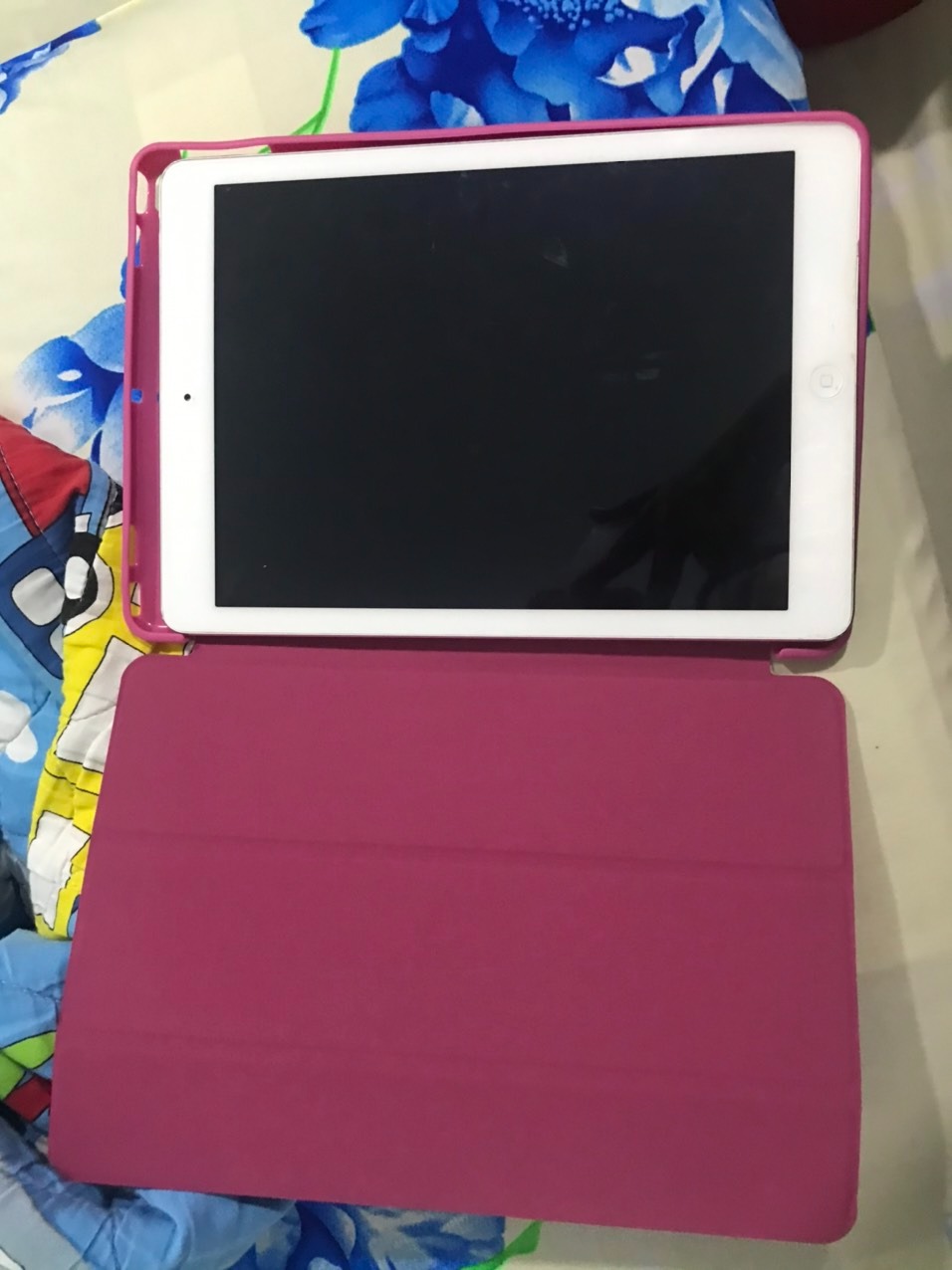san pham dep nhung giao hang khong dung yeu cau, shop vui long cho doi lai, cua minh ipad air nhung khong vua