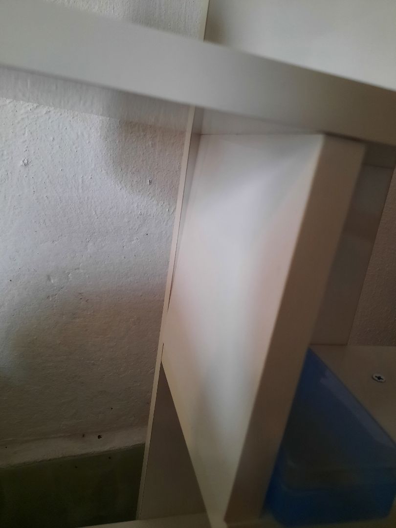 Hàng bị khui lấy mất quà tặng, đóng đinh bị lệch