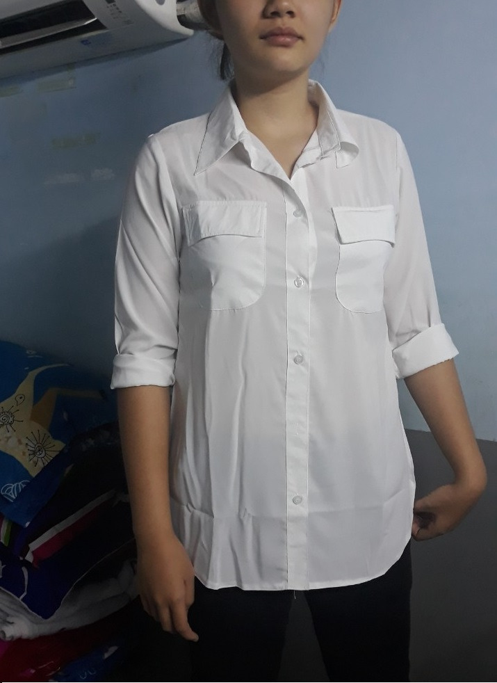 chất vải đẹp, mịn, mặc thử thấy oki lắm nè. Mà shop gấp kỹ quá thành ra hơi nhàu á. Nhìn chung mình thấy oki