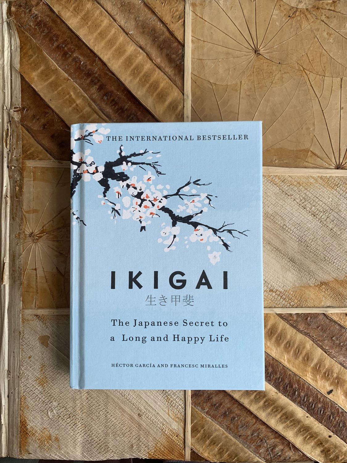Cuốn này sẽ dành cho những bạn còn đang loay hoay tìm con đường mình đi. Sách viết rất dễ hiểu và đi vào trọng tâm. Rất đáng đọc dù bạn đang trong giai đoạn nào của cuộc sống.