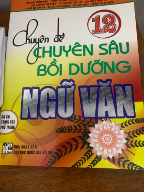 Nội dung không phải là phân tích các tác phẩm của 12 mà mình thấy có vẻ là phần đọc thêm để tụi mình tự mở rộng ý á
