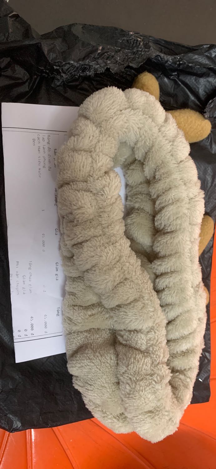 Mua băng đô đính đá. Giao băng đô vải. Đúng là treo đầu dê bán thịt ***!!! Mua băng đô đính đá. Giao băng đô vải. Đúng là treo đầu dê bán thịt ***!!!