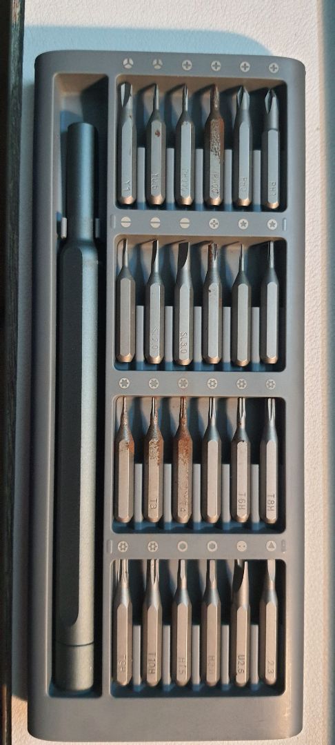 sản phẩm sử dụng tốt. Ban đầu mình nghĩ có chống gỉ nhưng thực tế thì không vậy, lần sau sẽ tìm hiểu kĩ hơn.