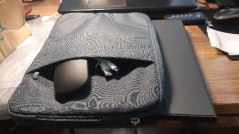 Mới đâu sử dụng tốt, chạy mượt, thiết kế mỏng, vừa tay thao tác