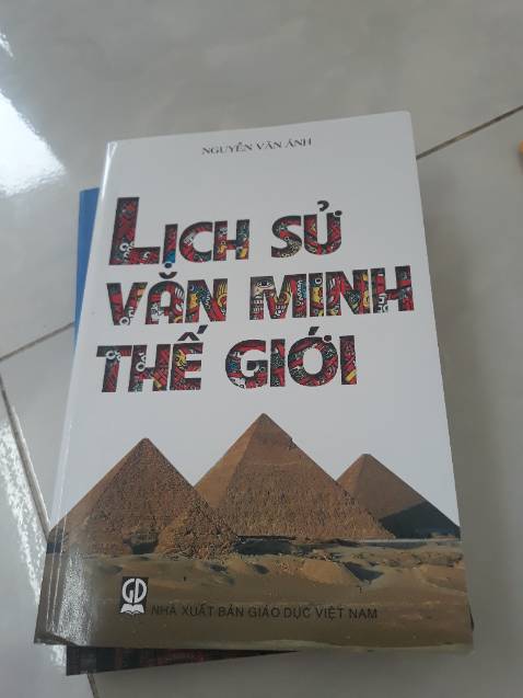 Sách cung cấp những kiến thức cơ bản về các nền văn minh trên thế giới, rất phù hợp làm tài liệu tham khảo cho việc giảng dạy Lịch sử của giáo viên và học Lịch sử của học sinh.
