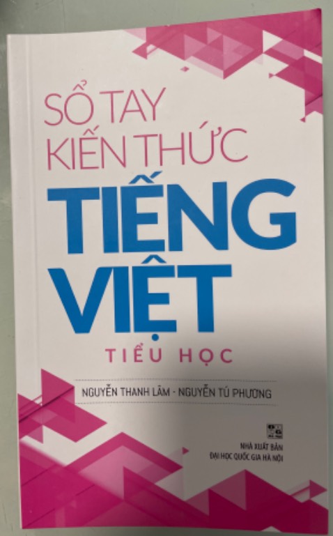 Sách OK nhưng khổ hơi nhỏ đối với học sinh tiểu học. Fahasa đóng gói rất cẩn thận và giao hàng rất nhanh.