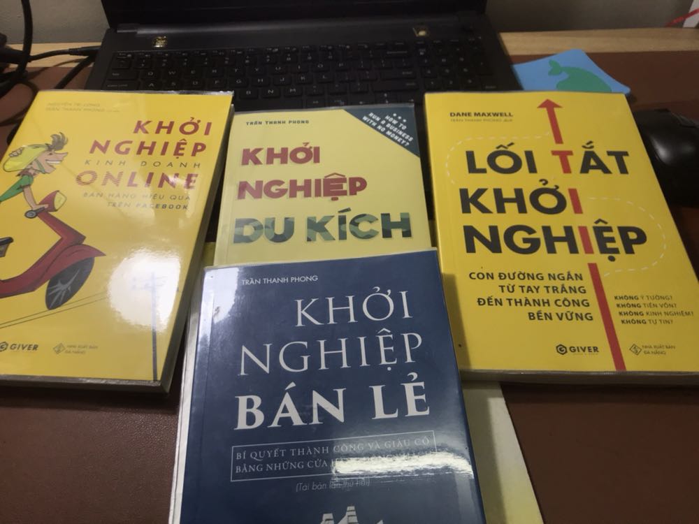 Sách rất hay, rất chi tiết và dễ hiểu đối với người mới kinh doanh như mình. Cho mình biết được định hướng và cách làm nên như thế nào để mở 1 cửa hàng hiệu quả. Thank tác giả Trần Thanh Phong. Nội dung sách cô đọng, Sách phù hợp cho tất cả những người mới kinh doanh với nguồn lực ít, ít vốn, ít kinh nghiệm, ít kiến thức kinh doanh thực chiến và có mong muốn được thành công trên con đường kinh doanh với doanh nghiệp nhỏ, văn phong sách thì gần gũi với văh hóa người Việt. Ủng hộ các tác giả Việt viết sách cho người Việt