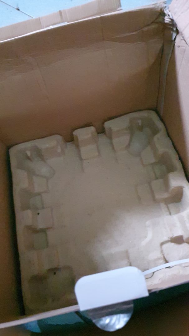 chất lượng sản phẩm thì tuyệt vời rồi  5 sao chất lượng mặc dù chưa sd.Tiki gói hàng quá ẩu chỉ có1 lớp nilong cho bất kì đơn đặt hàng nào không thay đổi gì sau 3 năm mình mới mua món đầu tiên. hộp đựng đồ méo mó tưởng đâu là bị méo theo rồi, nhưng "may mắn" là ko bị méo.đồ thì luôn chính hãng nhưng lại gói kiểu này ko bằng ai hết.