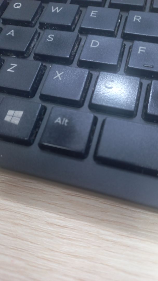 Nói chung cũng thấy tạm dc. Mới dc được 1 lần nên k biết hiệu quả thế nào. Làm cái phiếu bảo hành hơi khó khăn tí. Nhưng shop cũng hỗ trợ nhiệt tình. K biết sao lúc mình sài hơi lâu xíu máy lại tự động tắt nguồn. Mở cũng k dc luôn í. Để mấy hôm vẫn chưa thử lại k biết có bị lỗi gì không