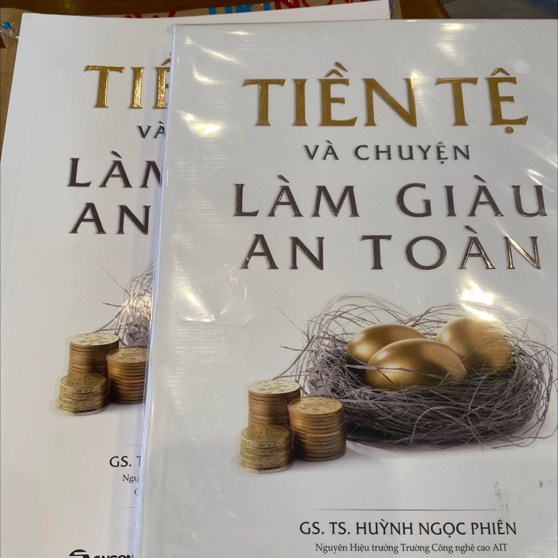 Lần thứ N lại giao dư sách. Đặt 1 lúc nào cũng giao 2 cuốn. Nhiều lần yêu cầu trả hàng dư, thủ tục khó khăn, tiki chưa lần nào giải quyết được