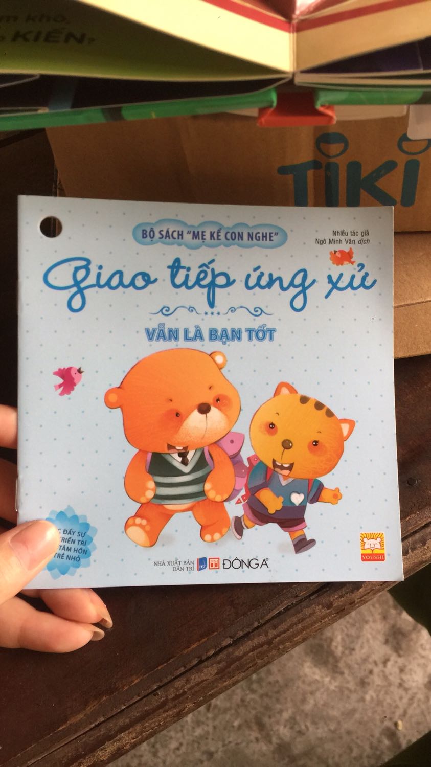 Mình mua hàng trên tiki nhiều lần nhưng chưa bao giờ gặp trường hợp giao hàng bị thiếu như thế này. Bộ sách giồm 10 cuốn mà mình chỉ nhận đc 1 cuốn với giá 60.000. Rất mong shop sớm phản hồi và gửi bổ sung lại cho mình.