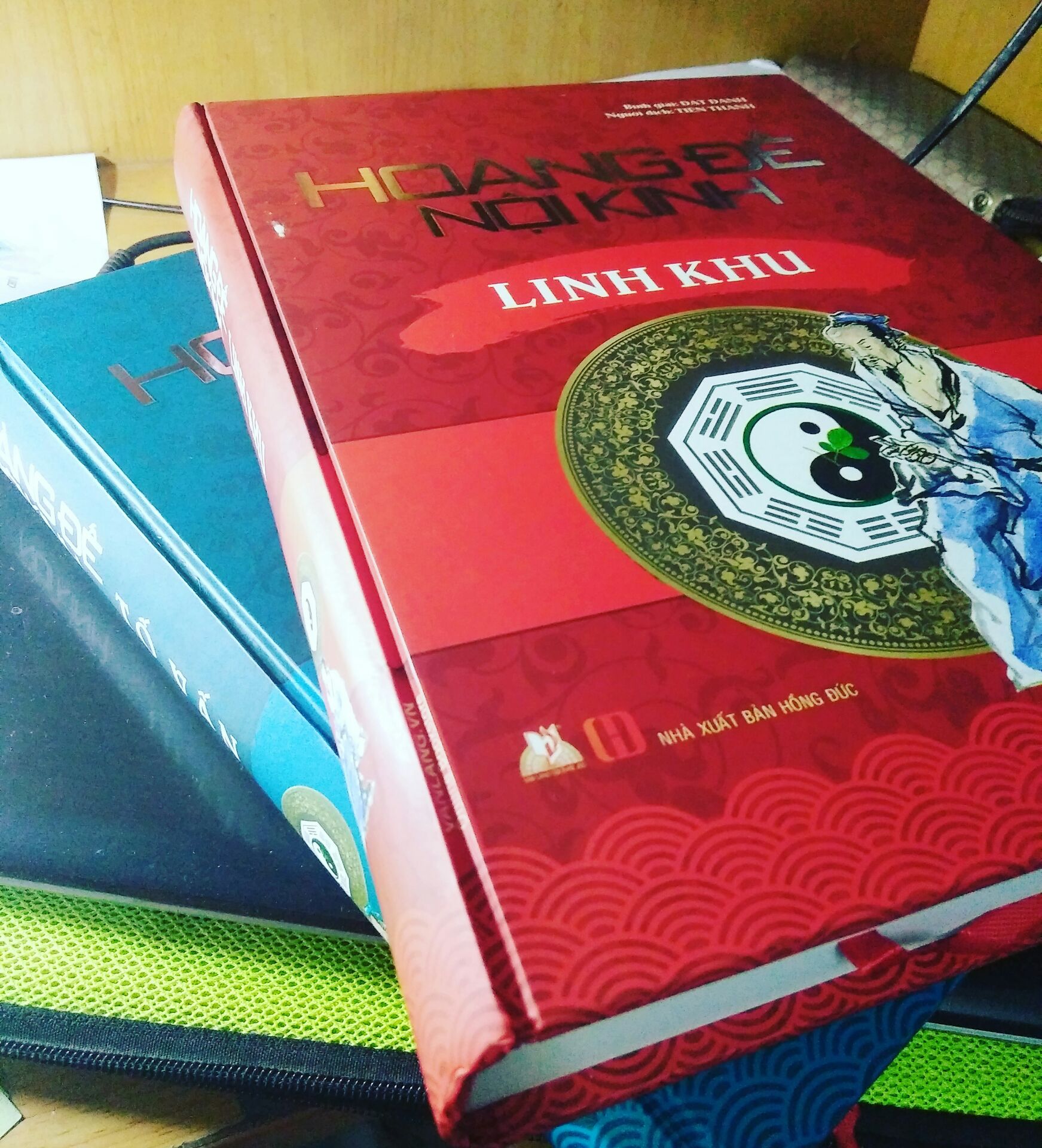 sách đóng gói kĩ,  in ấn bìa rất ưng,  nội dung được dịch dễ hiểu hơn nhiều,  có phần tiếng trung và hán việt để dễ bám sát nghĩa hơn.