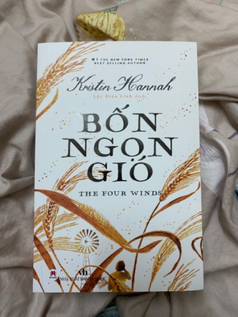 Nhận được sách mà ưng ghê lun á!!! Vừa xịn, vừa mới, có bọc sách :3 Nội dung chưa đọc nhưng nhận được hàng như vậy là quá uke rùi 🥰