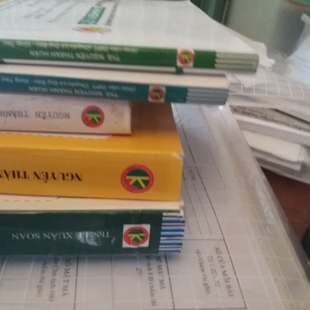 mik đặt rất nhìu sách ở đây mik thấy sách hay rẻ đóng gói kĩ ship nhanh lém lun í