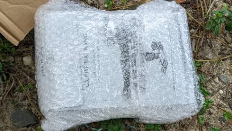 Đóng gói cẩn thận.bao bì đẹp giao hàng đúng hẹn.ok cho 5 sao