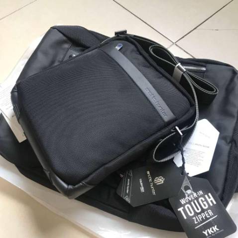 Hàng dày dặn , đường chỉ mấy chắc chắn, mình mua dc giá sale rất ưng ý. Hi vọng feedback của mình giúp cho các bạn mua hàng dễ dàng hơn. Chúc shop buôn may bán đắt nhé.