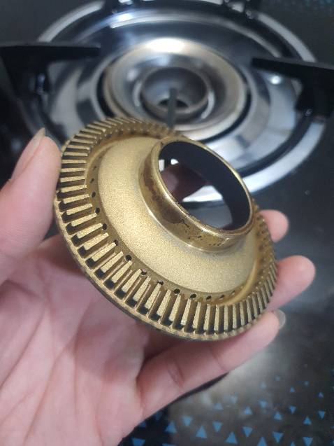 Sản phẩm chính hãng,hoàn thiện tốt,thẩm mỹ,giao hàng nhanh,đóng gói kỹ.Đầu đót bằng đồng,hàng hãng bán trực tiếp qua TiKi