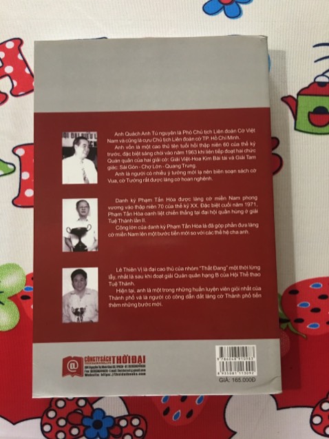 Hài lòng 
Giao hàng nhanh , sách ổn , nhưng có chỗ bị nhăn , dơ . 
Sách khổ bự , dày .