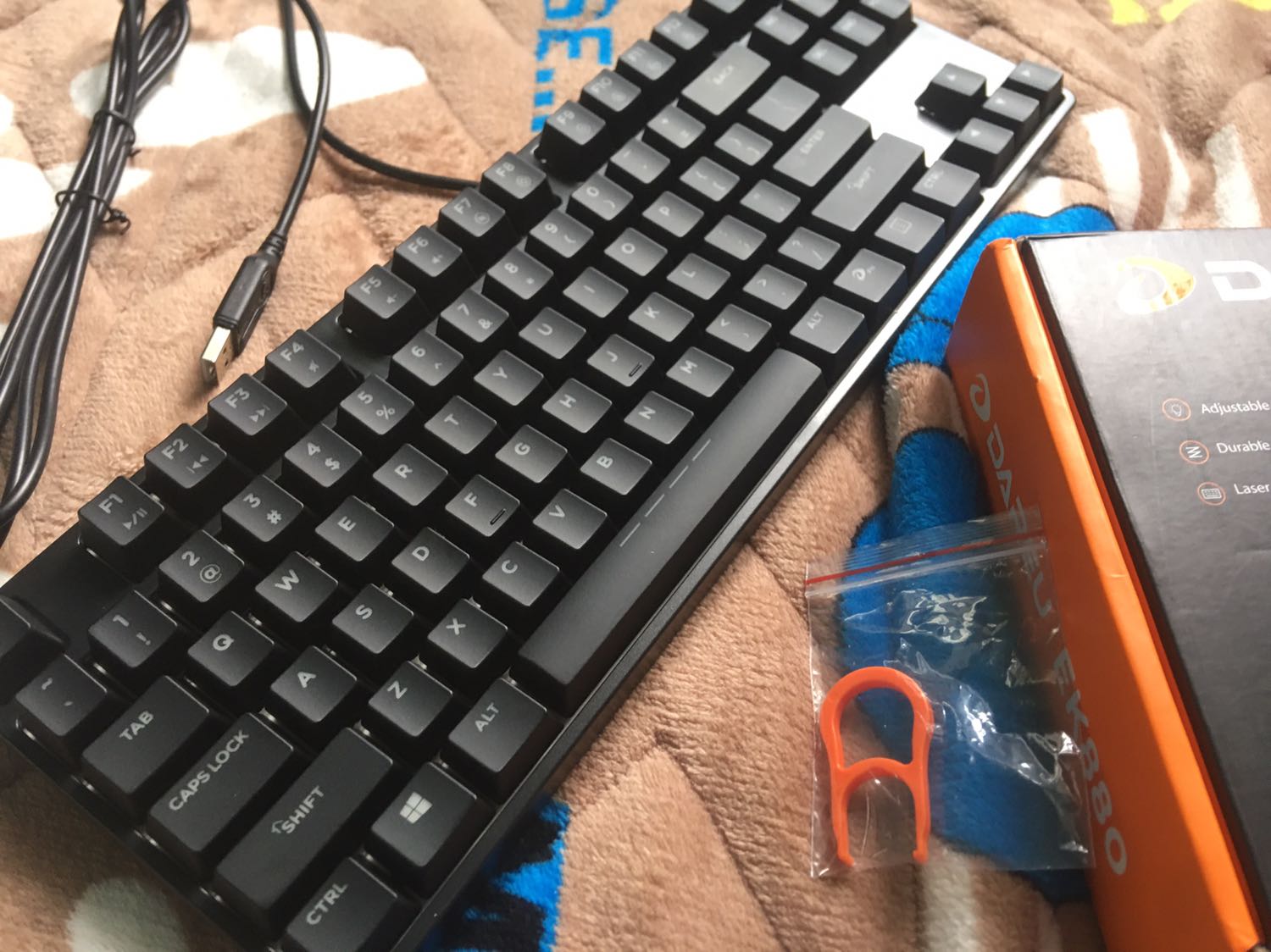 Sản phẩm ok phím khá tốt. hơi tiếc khi chọn red switch tại phím bấm khá nhẹ và không có khấc nên khi gõ nghe k kêu quá to nên k có cảm giác đang dùng phím cơ ?dùng đc một tg thì nói chung là ổn chưa có lỗi gì Sản phẩm ok phím khá tốt. hơi tiếc khi chọn red switch tại phím bấm khá nhẹ và không có khấc nên khi gõ nghe k kêu quá to nên k có cảm giác đang dùng phím cơ ?dùng đc một tg thì nói chung là ổn chưa có lỗi gì