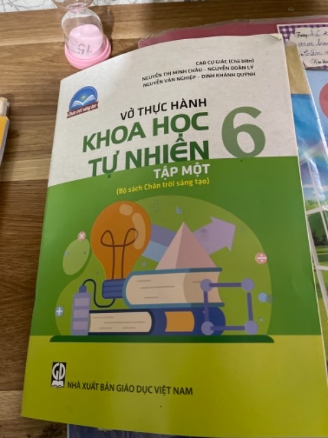 Giúp cho con biết những khoa học mới