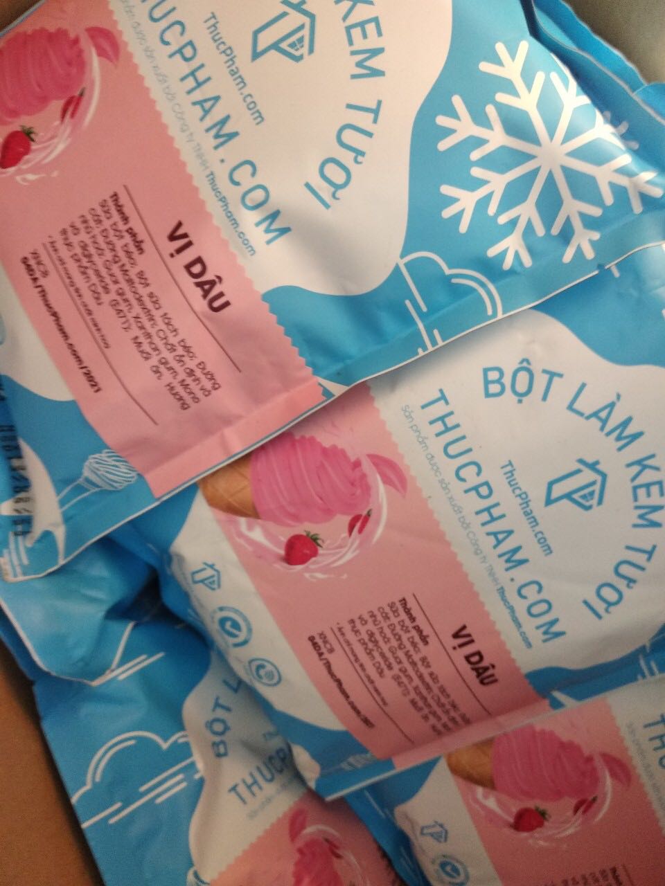 Đóng gói cẩn thận. Bảo bì có vẻ hàng tốt chứ chưa sử dụng.
Hàng ok, dễ làm, trẻ con rất thích!