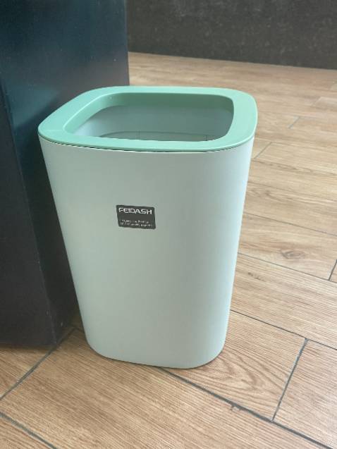 Lần đầu mình mua hàng tại shop, đọc review mọi người quá trời khen và thật bất ngờ khi mình nhận hàng, thùng rác màu siêu đẹp và chắc chắn ngoài sức tưởng tượng. Mình là ng khá khó tính nhưng các bạn chăm sóc khách hàng của shop rất đỉnh, tư vấn tận tình từng chút 1 nhận hàng đến tay mà quá hết sức hài lòng. Cảm ơn shop mong shop có nhiều sản phẩm như thế này để phục vụ người tiêu dùng. Mình sẽ mua ủng hộ thêm các sản phẩm của shop!