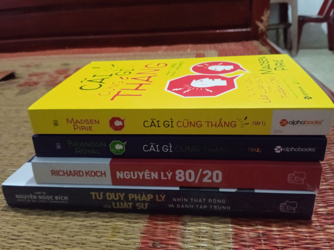 sản phẩm tốt giao nhanh, bọc hàng cẩn thận, dù trời mưa ướt hết bên ngoài nhưng sách k lm sao.