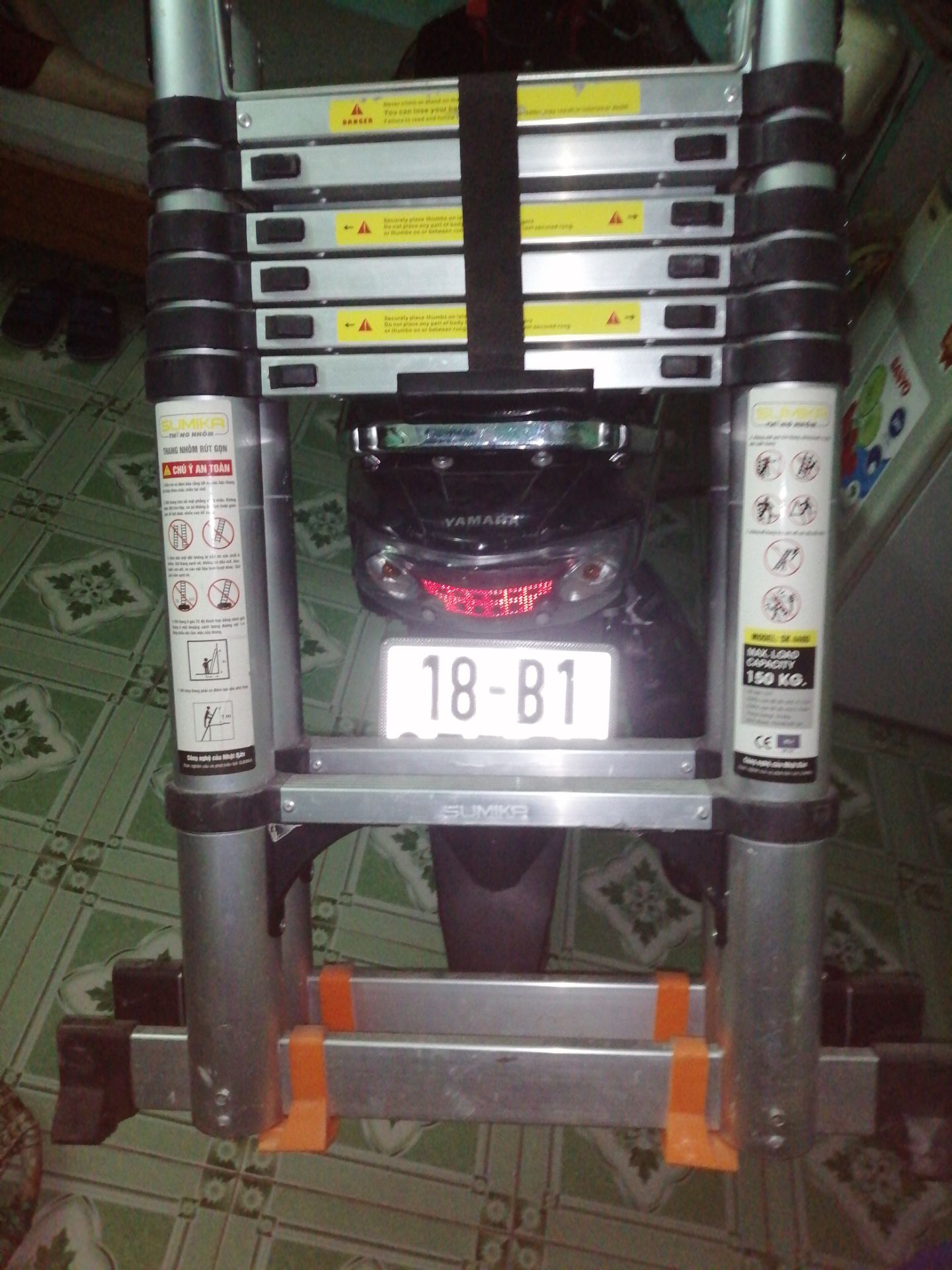 Tôi đã mua và sử dụng được 1 tháng 10 ngày mới dám nói lời nhận xét . Theo đánh giá của riêng bản thân tôi thì v
ới tầm Giá này thì không thể đòi hỏi thêm về chất lượng của sản phẩm nữa vì quá là ok rồi.. Nhân viên giao hàng thì nhiệt tình,  thoải mái kiểm tra hàng trước khi thanh toán tiền.
Nói chung đây là sản phẩm đáng mua doi với anh em thợ nói chúng và mua để thỉnh thoảng làm việc nhà nói riêng. Cảm ơn shop rất nhiều.