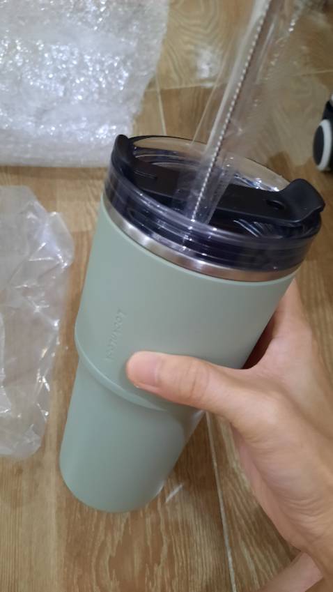 Ly rất đẹp, dày dặn cầm chắc tay
Dụng cụ rửa ly quá ổn