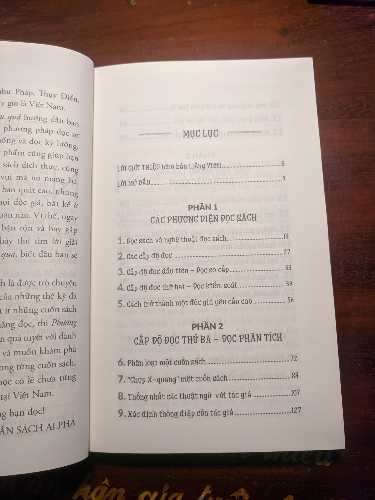 Ngoại hình: Sách mới, không gãy gập hay nhàu nát. Chất lượng giấy in và mực in tốt.
Nội dung: Tác giả đã nêu ra các phương pháp đọc từ sơ cấp đến cao cấp. Đồng thời phân tích mổ xẻ  từng loại sách như: sách giả tưởng hư cấu, sách khoa học, sách triết học, sách lý thuyết - thực hành,... cùng với đó là cách áp dụng phương pháp đọc đã được giới thiệu cho từng loại sách để đạt hiệu quả. Tác giả không chú trọng bàn về việc đọc nhanh, đọc siêu tốc mà chỉ đề cập đến việc đọc hiệu quả, đọc tích cực và chủ động, tức là phải đặt câu hỏi khi đọc, phải suy nghĩ và động não, và phải có sự tương tác giữa người đọc và tác giả. Tất cả những điều mình kể trên được tác giả phân tích và hướng dẫn cực kỳ chi tiết trong sách.
Kết luận: Theo cá nhân mình, người chỉ mới đọc trên dưới 20 đầu sách, mình thấy cuốn sách này rất hữu ích và đáng đọc.