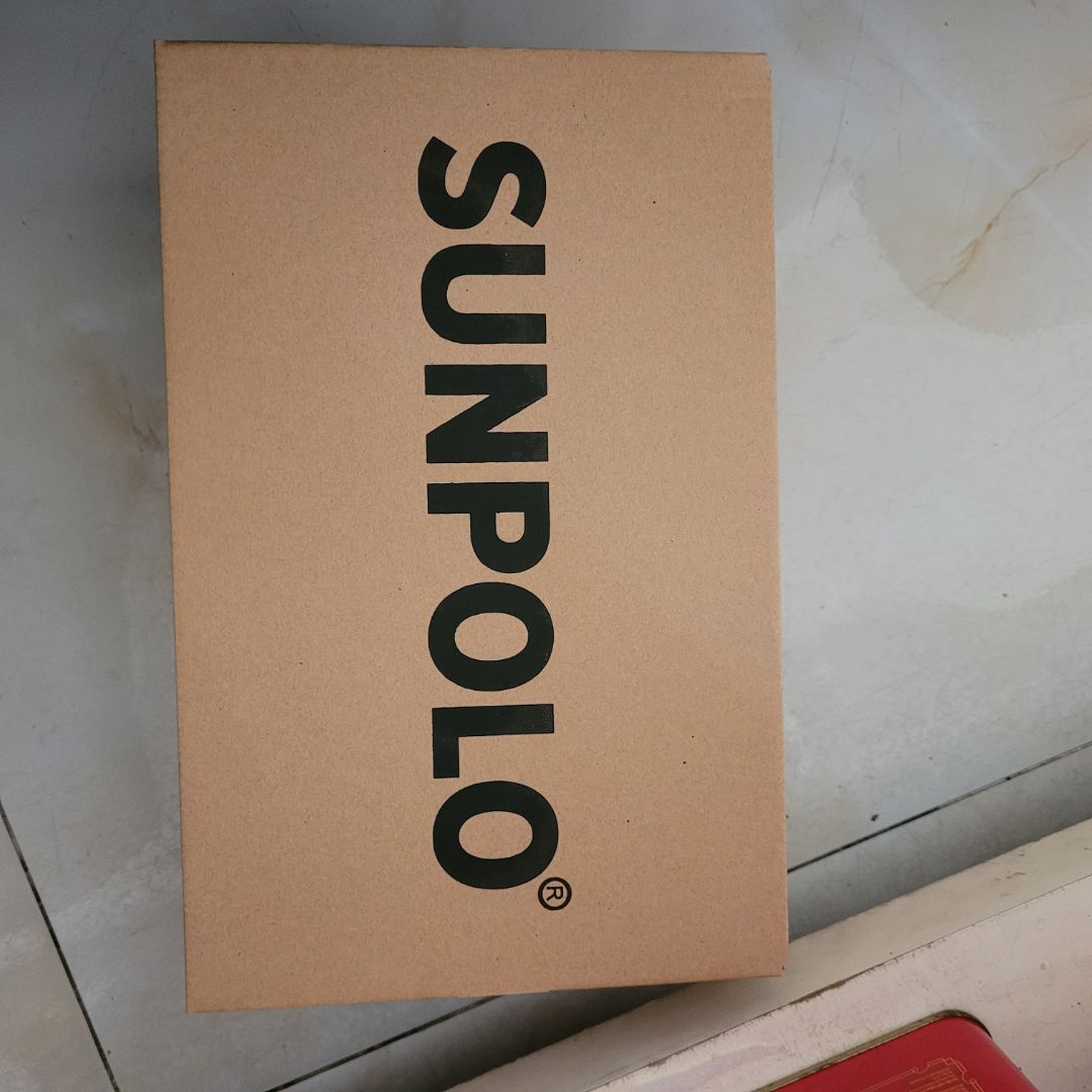 Giày quá đẹp, hoàn thiện, chất da dầy dặn, đi êm và đế không kêu lộp cộp. Rất hài lòng về chất lượng sản phẩm và dịch vụ đóng gói cẩn thận từ Shop.