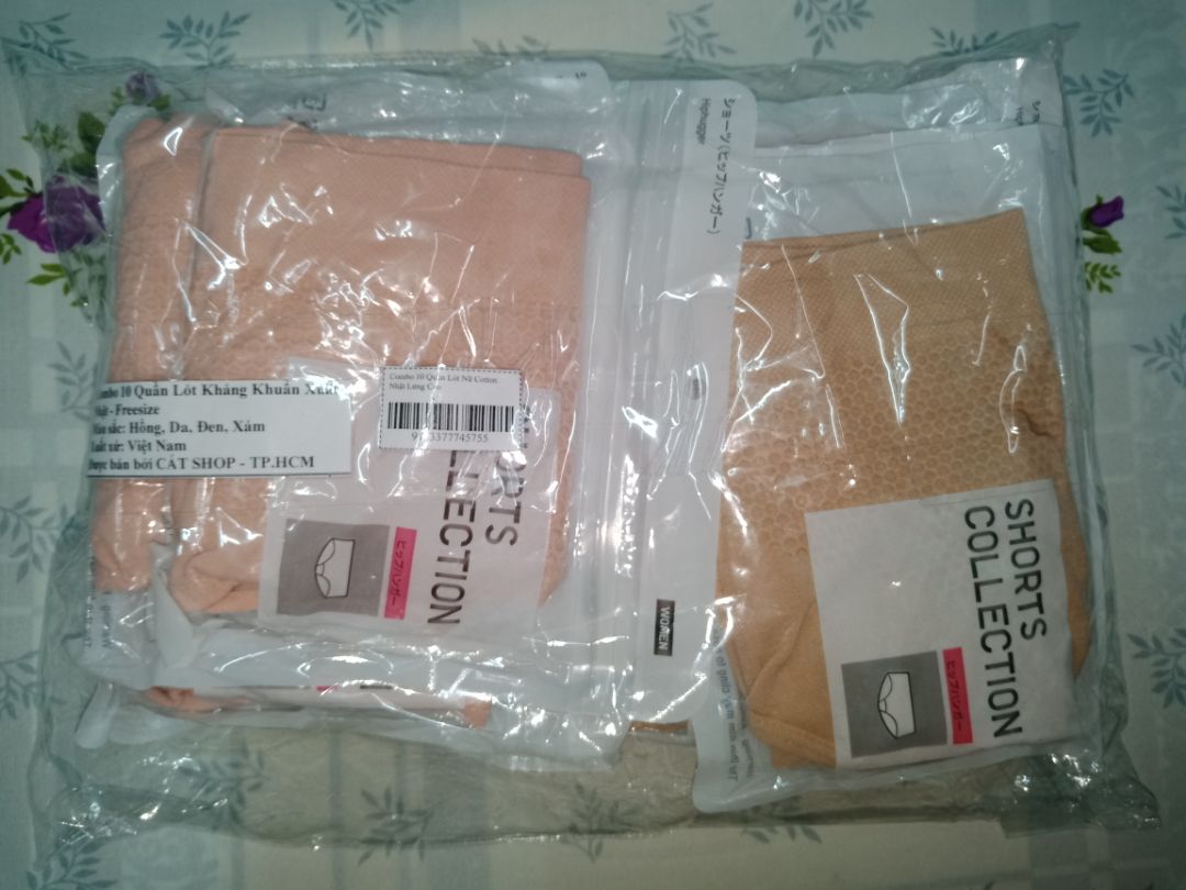 Quần đẹp, giá này thì quá rẻ rồi. Mua 10 cái có 2 cái size nhỏ, 8 cái lớn. Gói hàng cẩn thận, giao hàng nhanh, màu giao cũng đều lắm nè.