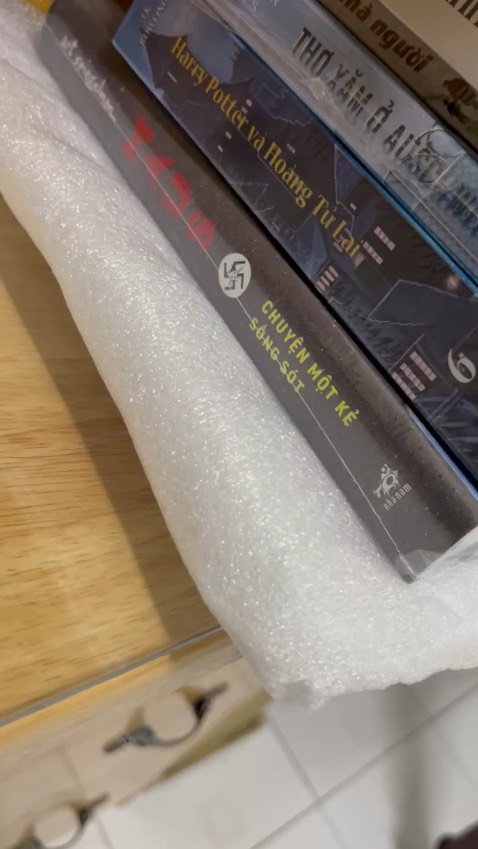 Shop đóng gói cẩn thận và giao nhanh. Giá tốt, sách chính hãng. Sẽ tiếp tục ủng hộ shop.