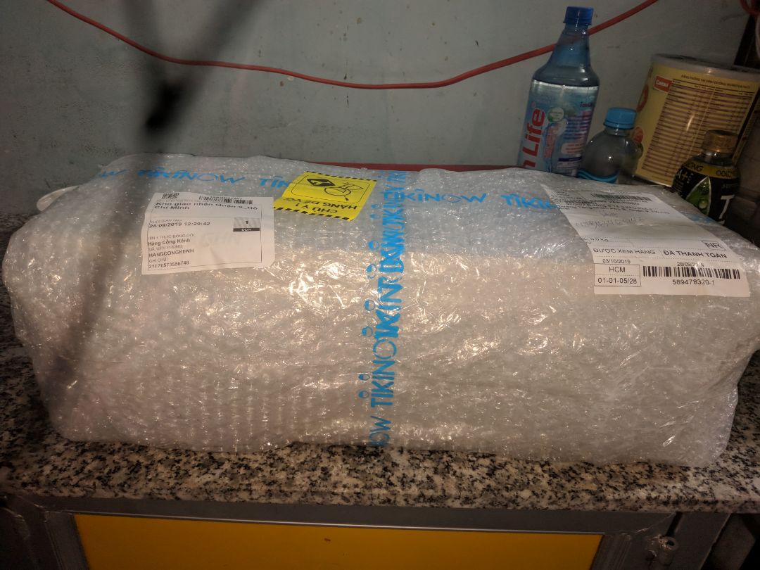 Đèn oke sử dụng đơn giản, kết nối với ứng dụng nhanh, chỉ có điều thời gian sản xuất từ 2018 trên vỏ . Tiki giao hàng nhanh hơn dự kiến, bọc cẩn thận. Sẽ ủng hộ tiếp.