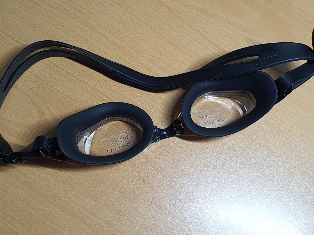 Kính bơi chất lượng tốt, trong, độ cận chính xác, sẽ ủng hộ shop dài dài
giao hàng nhanh