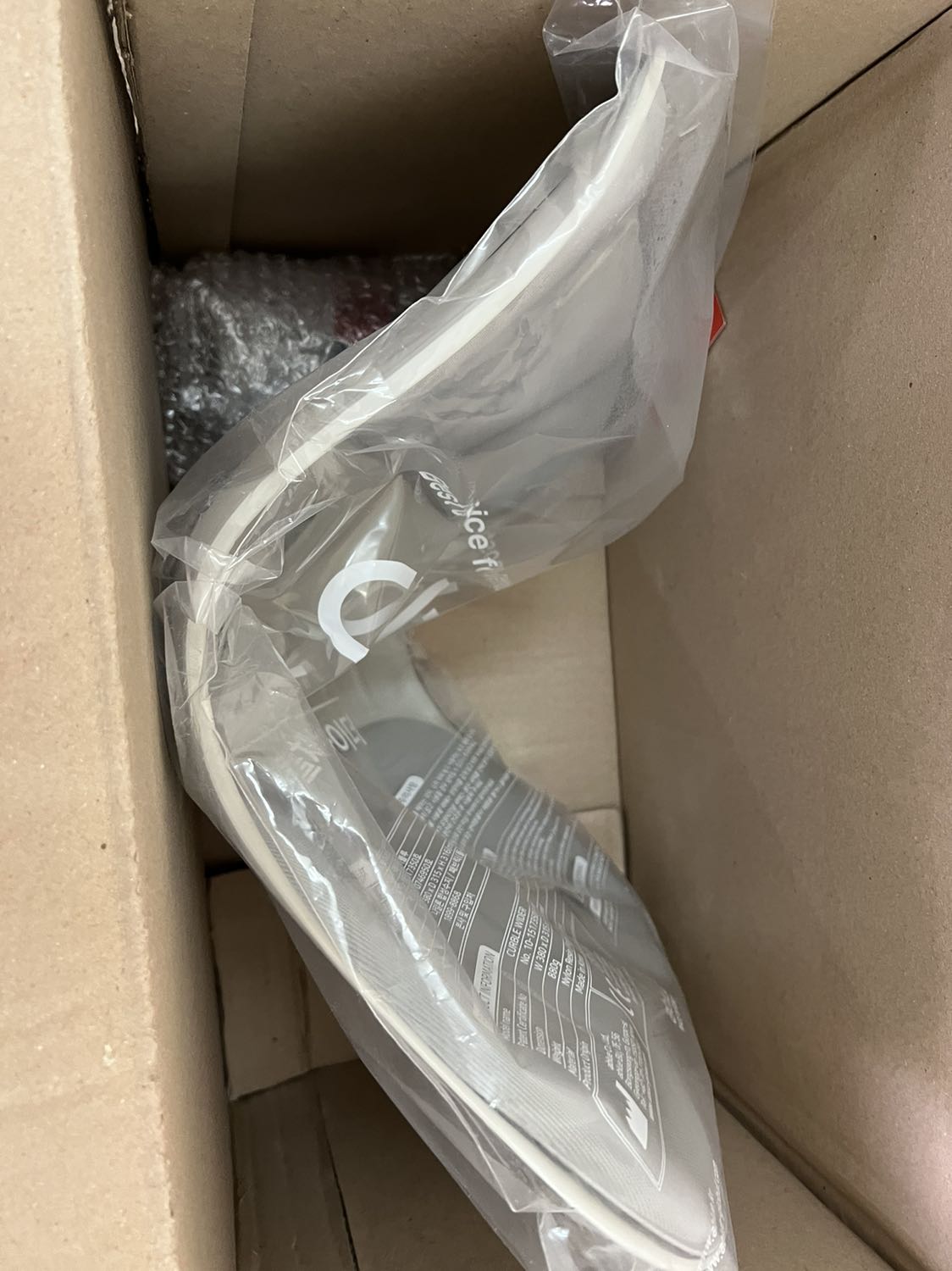 Shop giao hàng nhanh. Đóng gói cẩn thận. Hàng còn nguyên team nhãn. Cái cốc tặng kèm đúng màu mình thích nên cộng thêm điểm cho shop. Ghế ngồi đỡ đau mỏi lưng có thấy. Cảm giác không quen khi mới dùng ghế lần đầu. Ghế rất đẹp và chắc chắn. Shop giao hàng nhanh. Đóng gói cẩn thận. Hàng còn nguyên team nhãn. Cái cốc tặng kèm đúng màu mình thích nên cộng thêm điểm cho shop. Ghế ngồi đỡ đau mỏi lưng có thấy. Cảm giác không quen khi mới dùng ghế lần đầu. Ghế rất đẹp và chắc chắn.