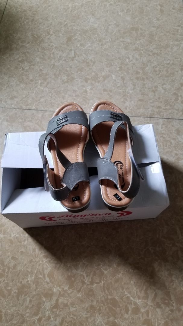 Mang rất êm.  Đúng size. Giao hàng nhanh. Mẫu mã đẹp.