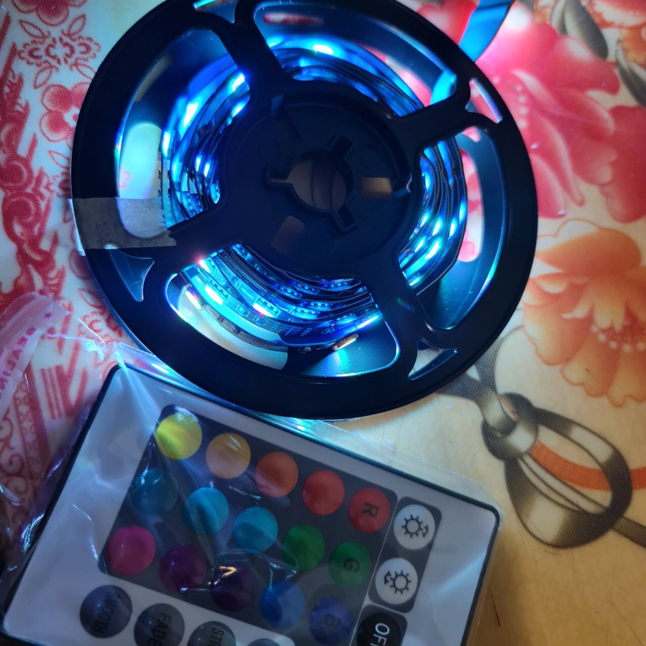 Đèn siêu xinh, có nhiều chế độ mà rất chi ổn áp, mk thấy cực chắc chắn và dễ trang trí và sử dụng, đóng gói cẩn thận nữa.