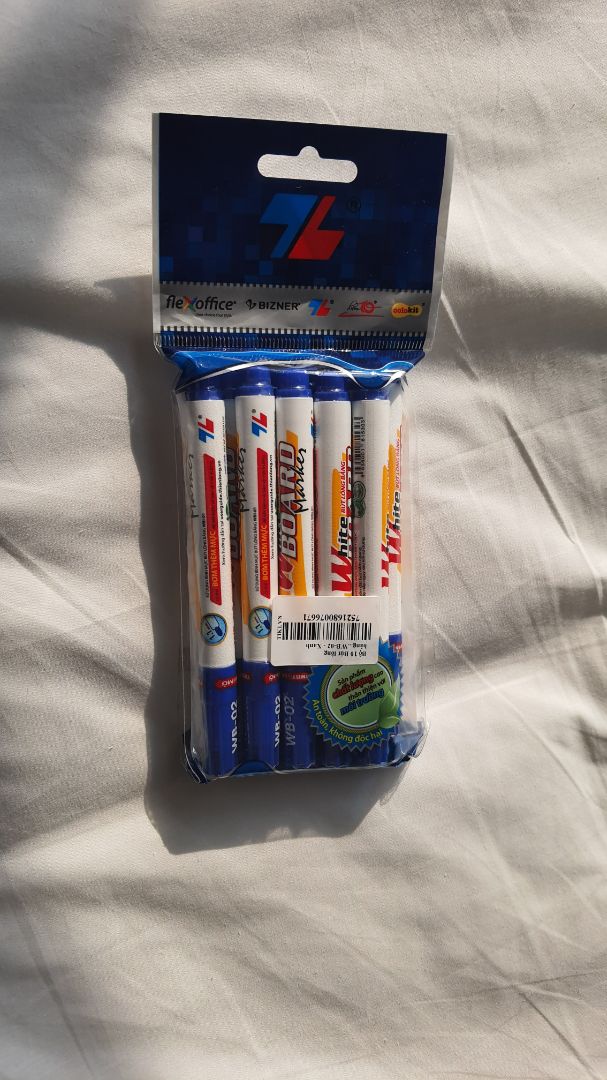 mình mua 30 cây cho 3 màu mà quy cách đóng gói khác nhau như hình mình chụp và giao khác đợt. Hàng VN chất lượng cao. Ủng hộ.