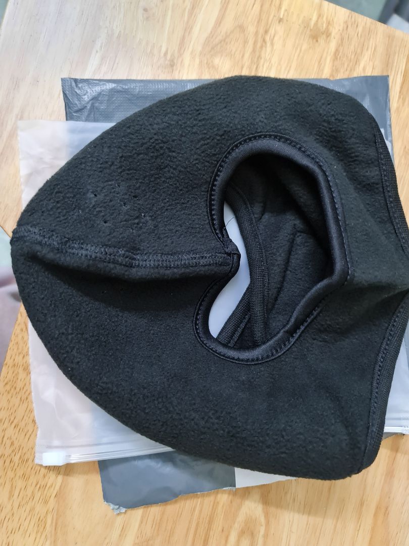 Hàng như hình, đường chỉ may thấy rất cẩn thận. Dùng chê nắng bảo sướng.