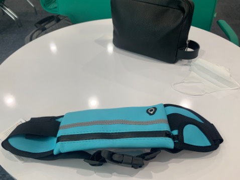 Để bình nước vào khi chạy là bị rớt, tui phải chế thêm để bình nước ko bị rớt khi chạy. Nói chung không hài lòng.