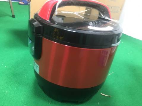 Nồi khá nhẹ, đầy đủ phụ kiện, hàng giao toàn vẹn,
Ưu điểm: nấu nhanh, giá thành rẻ, nhẹ, nhiều chức năng rất tiện ích