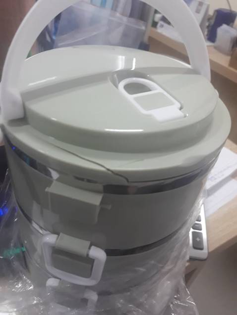 Sản phẩm mình vừa nhận dc nhưng bị vỡ. Bạn vui lòng đổi giúp mình với