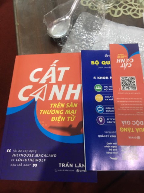 Nhìn sách chất lượng khá tốt, đóng gói cẩn thận. Đọc xong mới review nội dung được. Giao hàng nhanh