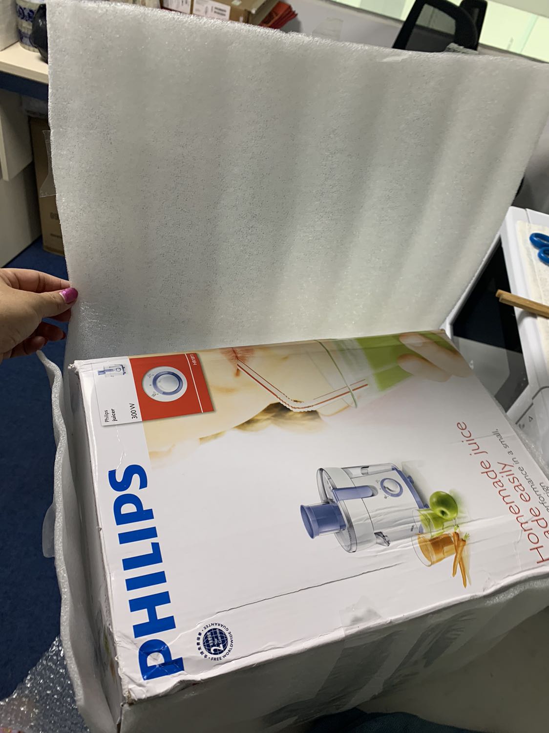 Giao hàng nhanh chóng, đóng gói cẩn thận, máy chạy êm, ép xác khá khô, máy ép cực nhanh. Giá khuyến mãi tuyệt vời